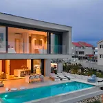 Infinity Villa
