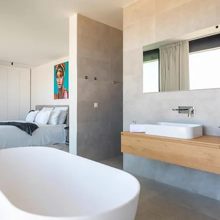 Infinity ヴィラ フヴァル