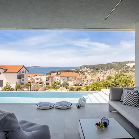 Infinity フヴァル