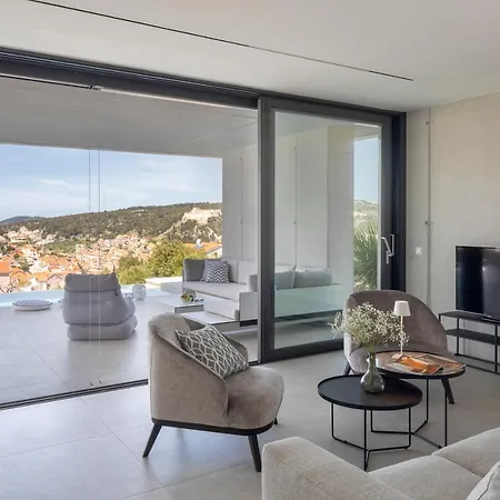 ヴィラ Infinity フヴァル