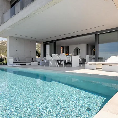 Infinity ヴィラ フヴァル