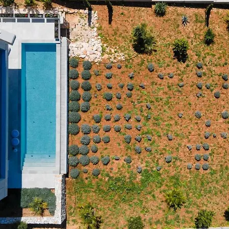 ヴィラ Infinity *