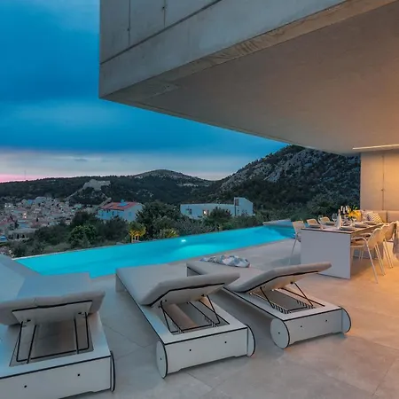 Vila Infinity Hvar Town