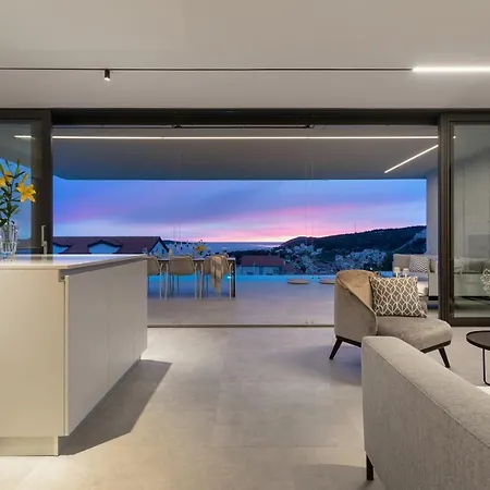 Infinity ヴィラ フヴァル