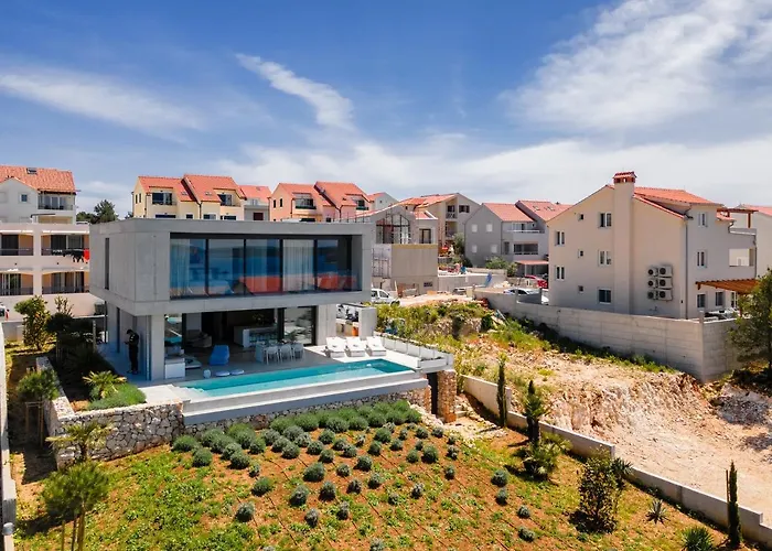 Infinity Vila Hvar Town